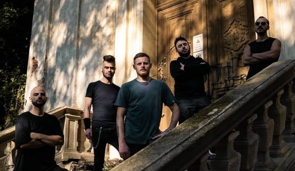 Dust | Metal Heart Radio