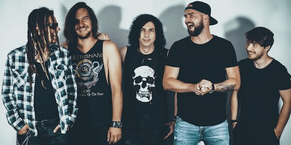 TENTO SONG A KLIP TI ZARUČENĚ DOBIJÍ BATERKY!